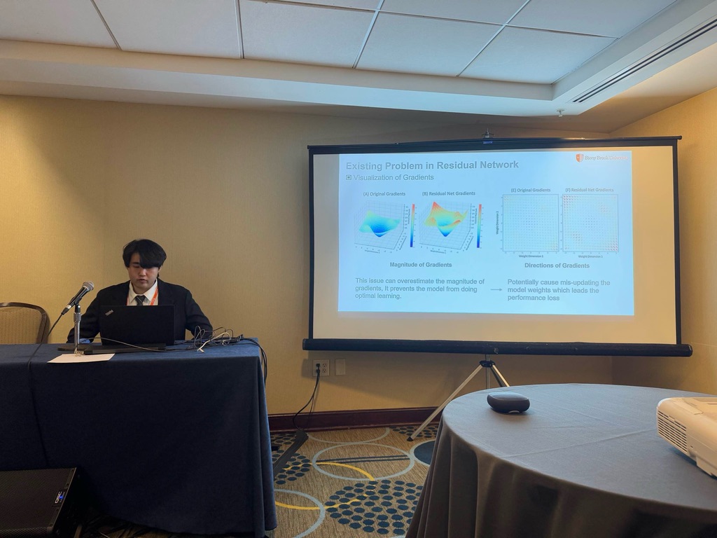 Vincent-Daniel Yun presenting at IEEE BigData 2024